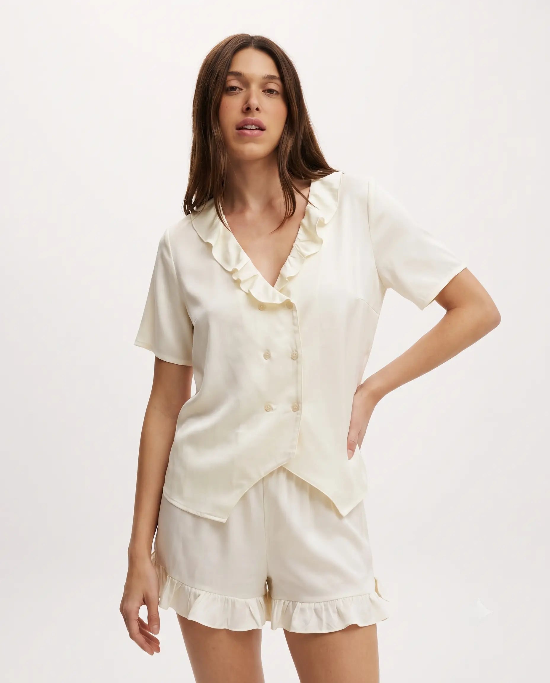 Ekru Fırfırlı Pijama Takımı