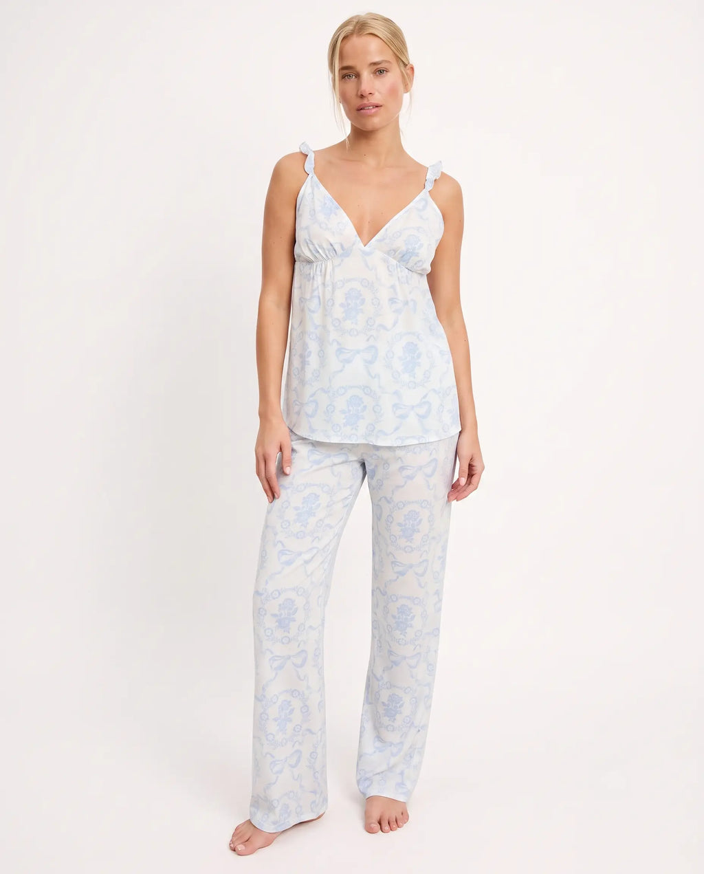 Mavi Çiçekli Fırfır Detaylı Pijama Takımı