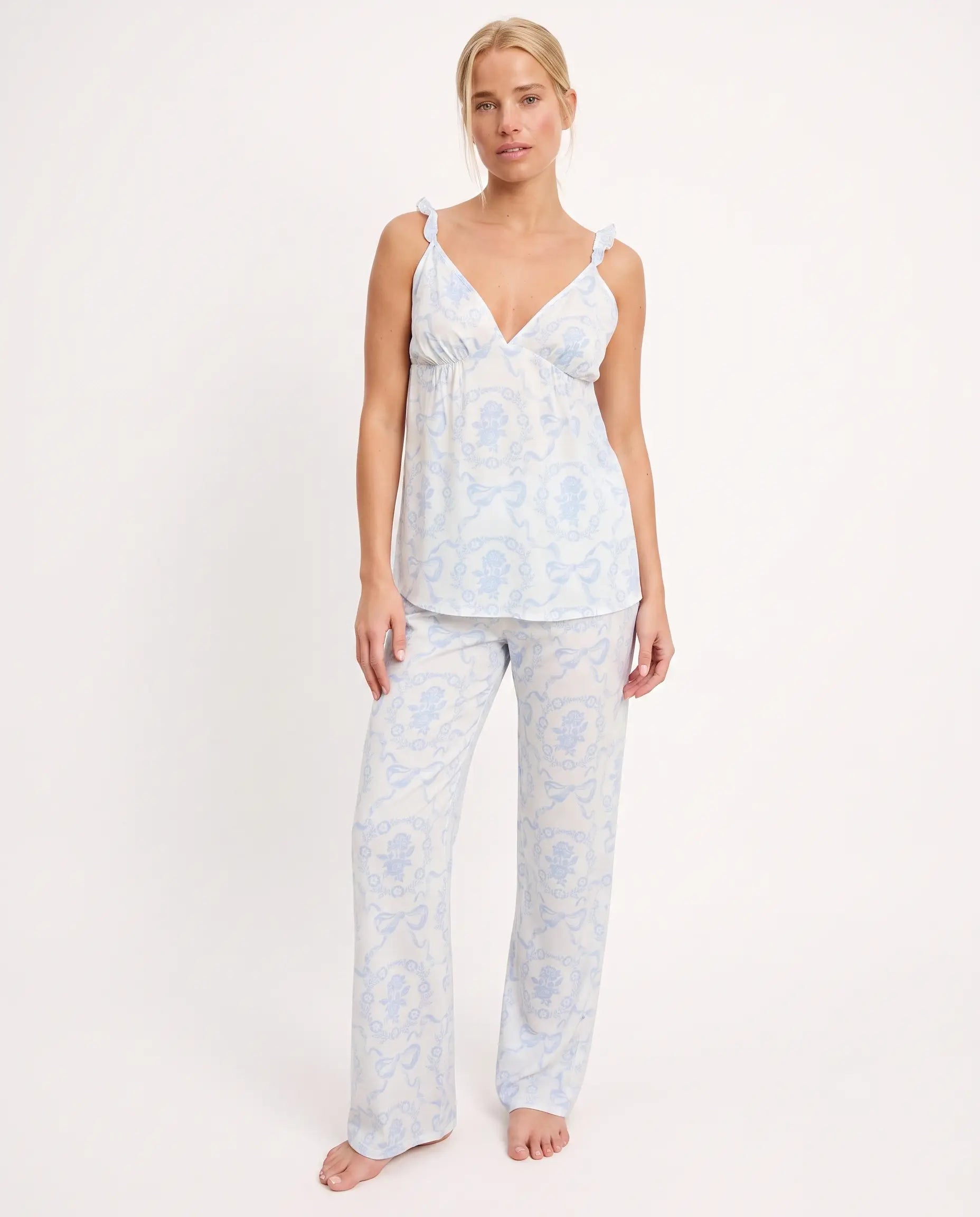Mavi Çiçekli Fırfır Detaylı Pijama Takımı