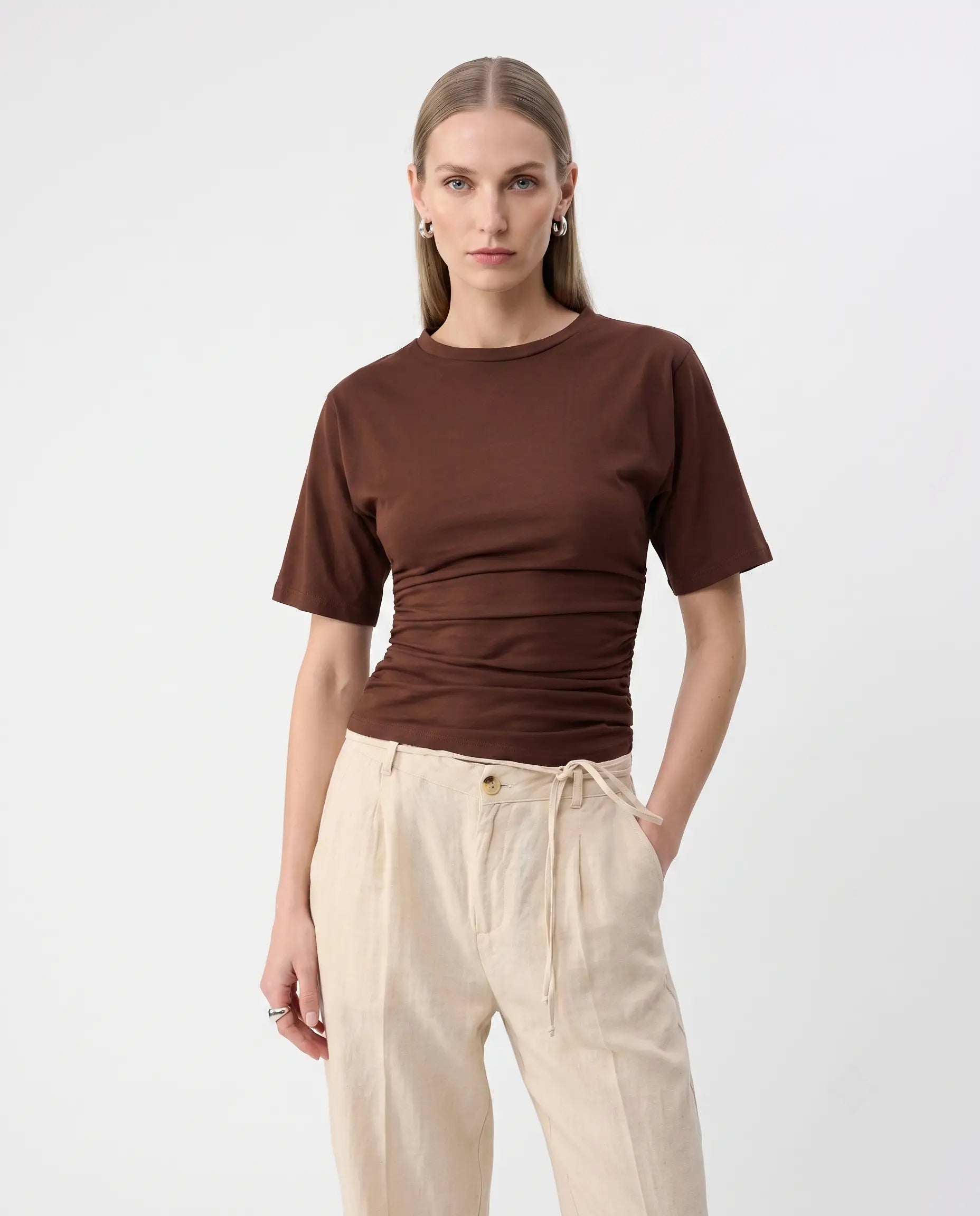 Vücuda Oturan Kısa Kollu Esnek Örme T-Shirt - Kahverengi / XS